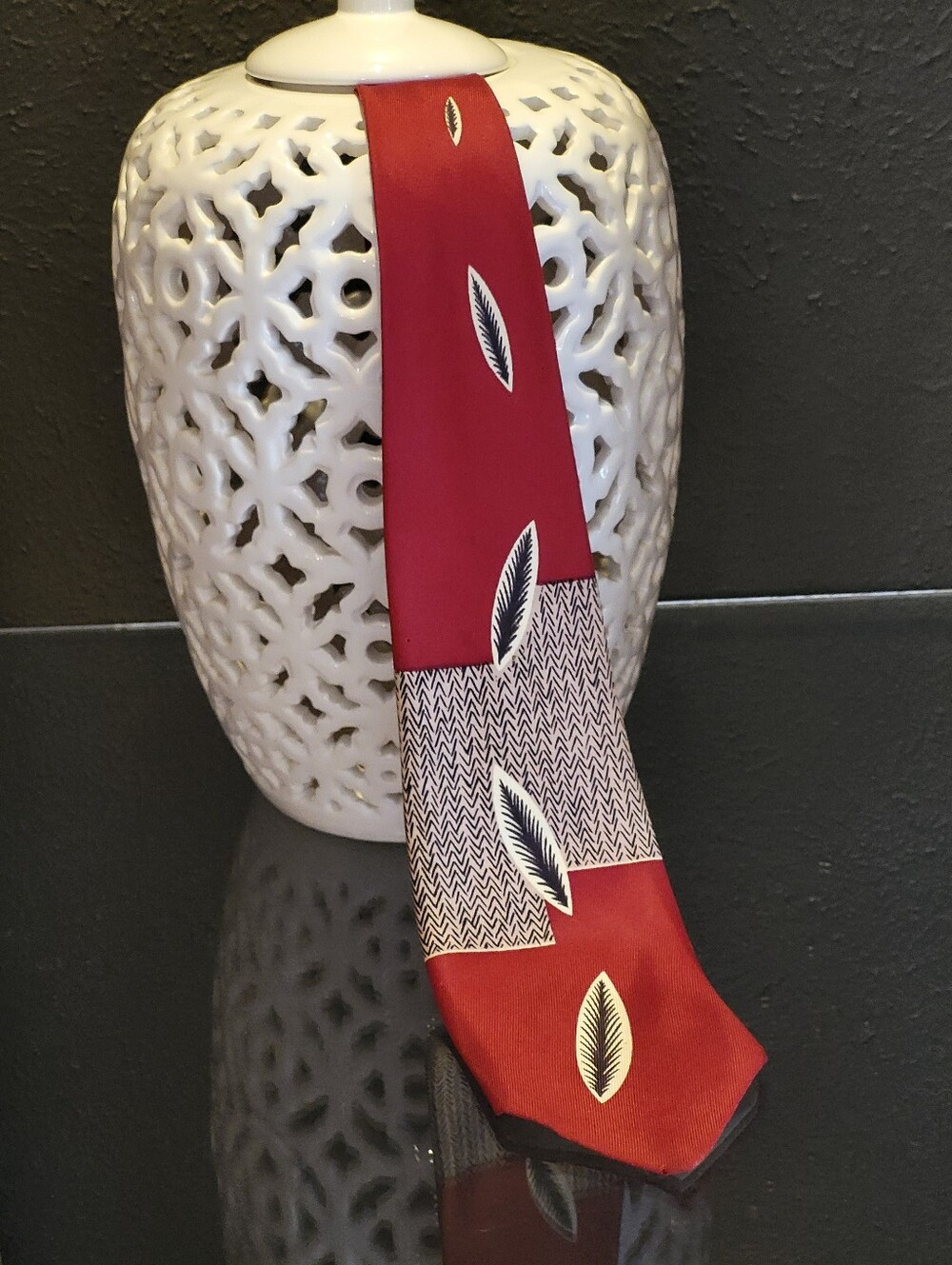 Haband 1940s Red Rayon Necktie Leaf Design